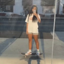 Girl on a skateboard (17 gifs) 2
