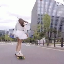 Girl on a skateboard (17 gifs) 11