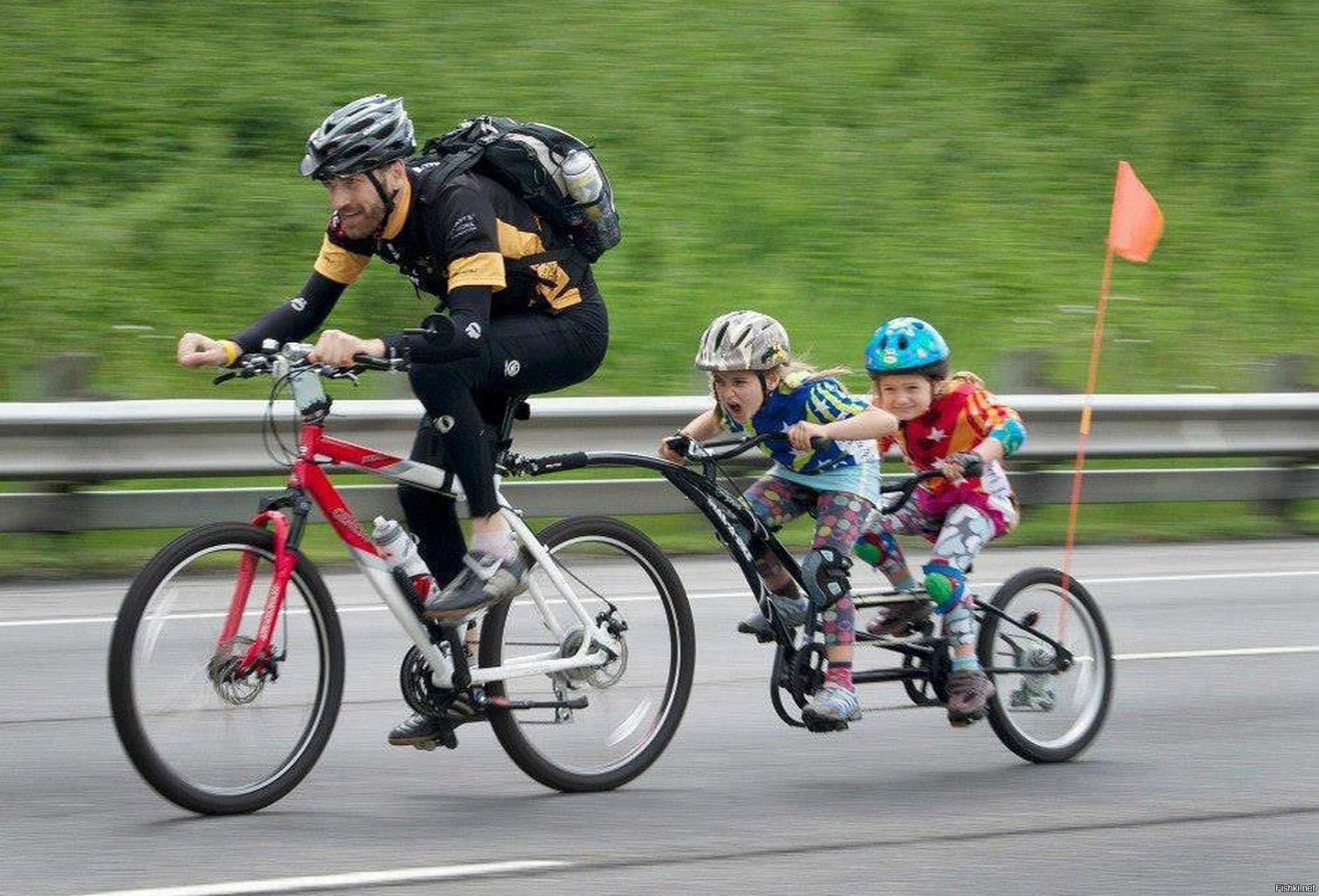 English bike ride. Смешные велосипеды. Смешной велосипедист. Велосипедист на велосипеде. Дети с велосипедом.