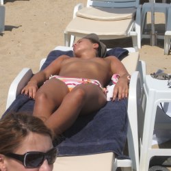 Topless girls on the beach (56 photos) (18+) 41
