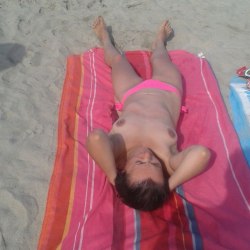 Topless girls on the beach (56 photos) (18+) 29