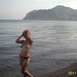 Topless girls on the beach (56 photos) (18+) 37