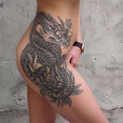 Девушки с татуировкой дракона (32шт) 18