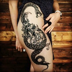 Девушки с татуировкой дракона (32шт) 0