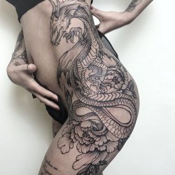 Girls with a dragon tattoo (32 pieces) 22