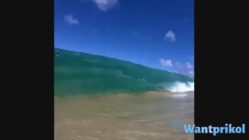 Beautiful falling wave